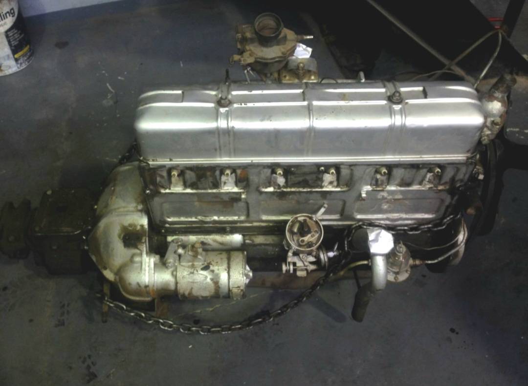Mercedes-Benz engine detailing